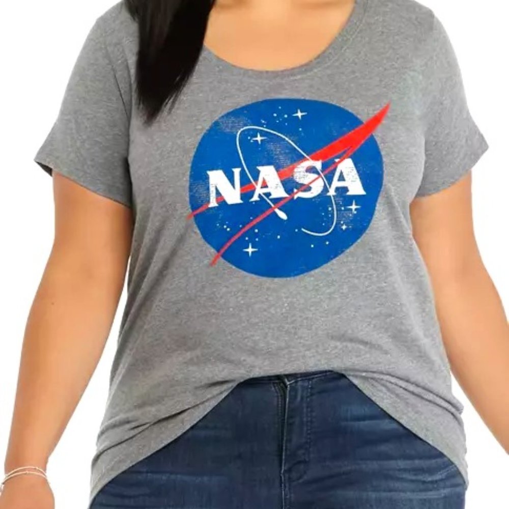 TORRID NASA GREY SLIM FIT SCOOP NECK TEE SIZE 3